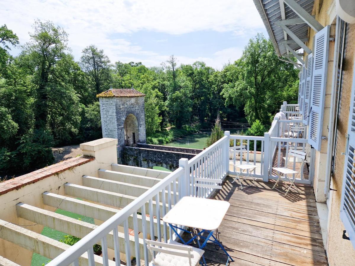 Chambres du Pont de la Légende Sauveterre-de-Bearn Esterno foto