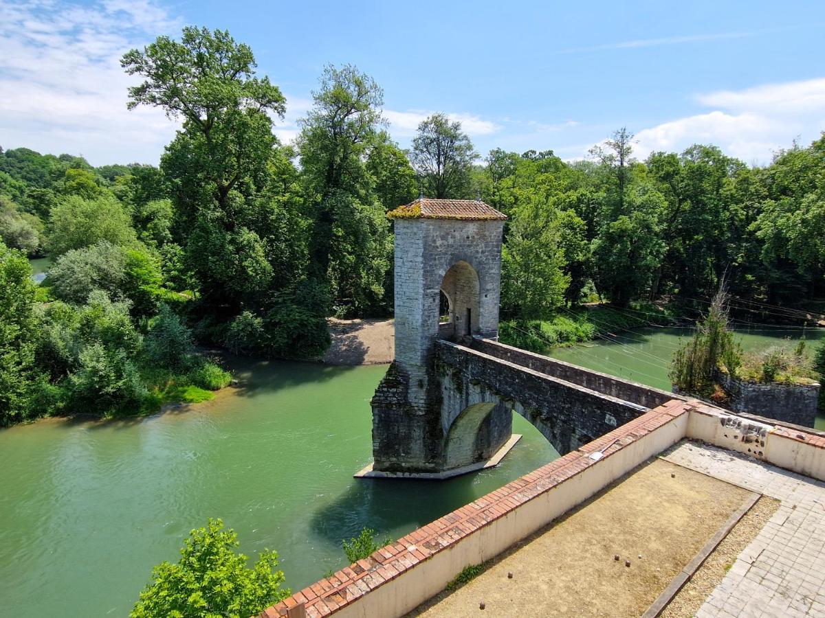 Chambres du Pont de la Légende Sauveterre-de-Bearn Esterno foto