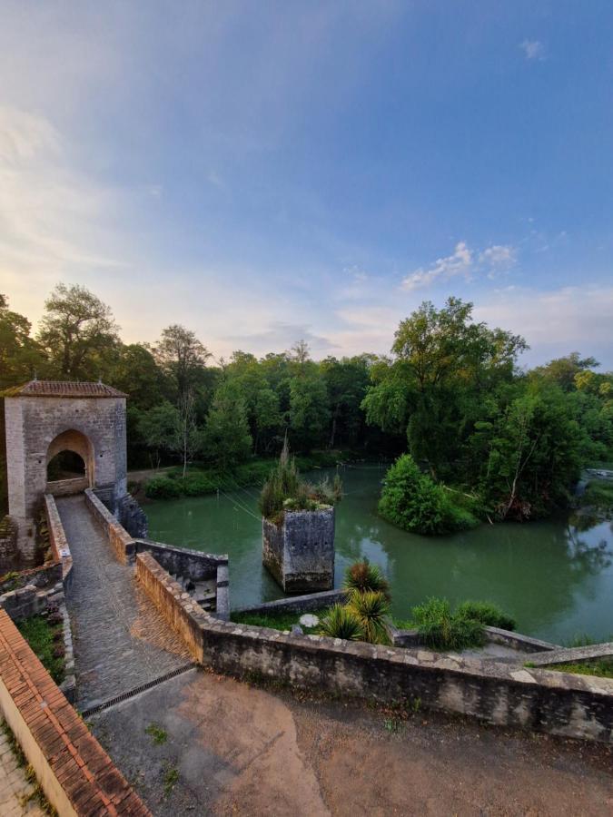 Chambres du Pont de la Légende Sauveterre-de-Bearn Esterno foto