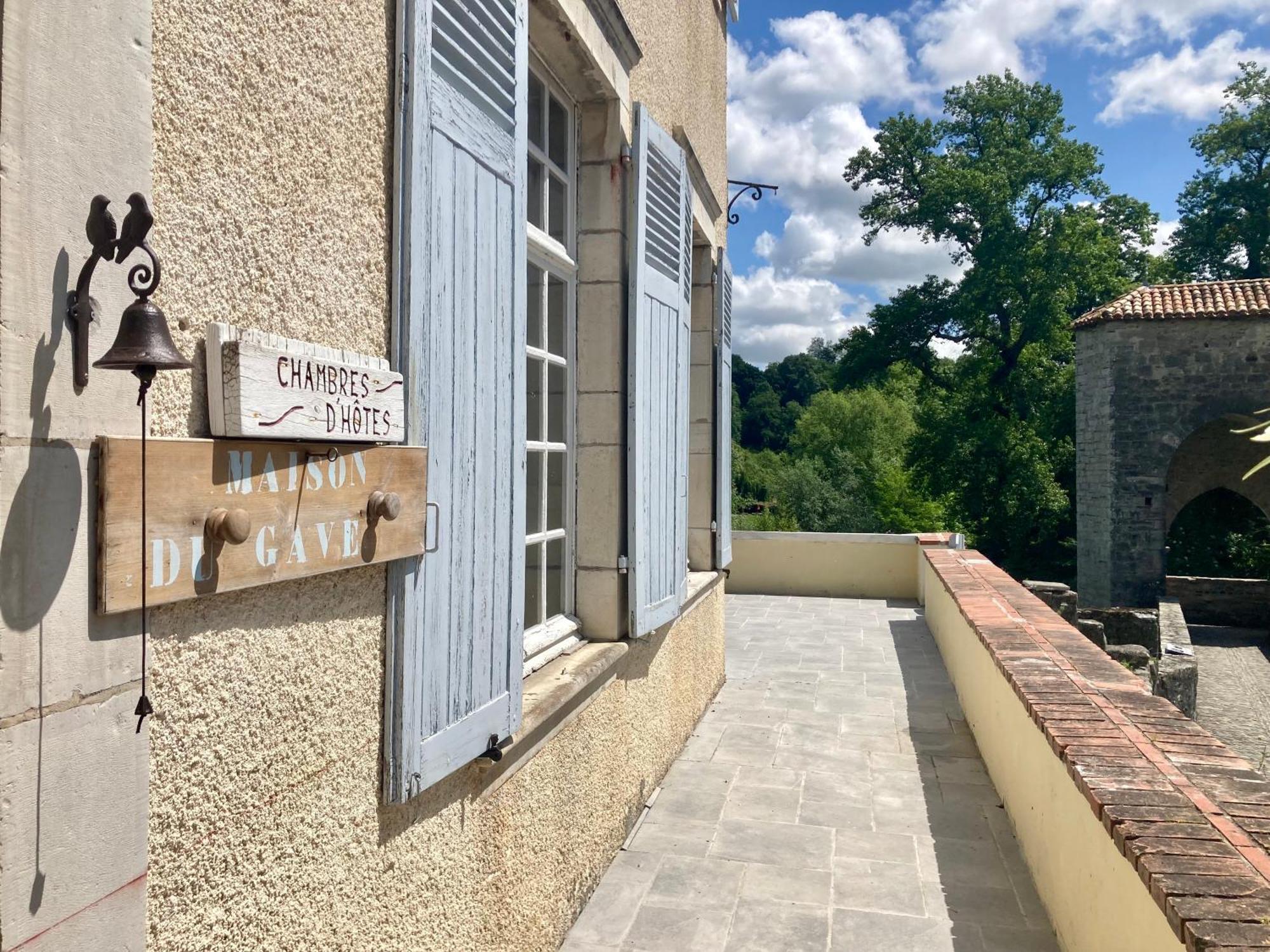 Chambres du Pont de la Légende Sauveterre-de-Bearn Esterno foto